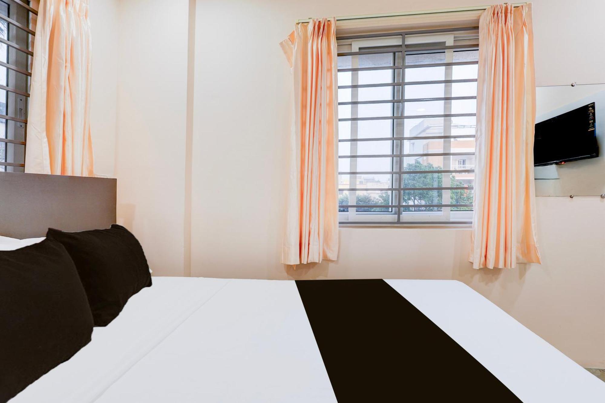 Super Townhouse Mvp Sector With Kailasagiri Hill View Pedda Waltair ภายนอก รูปภาพ