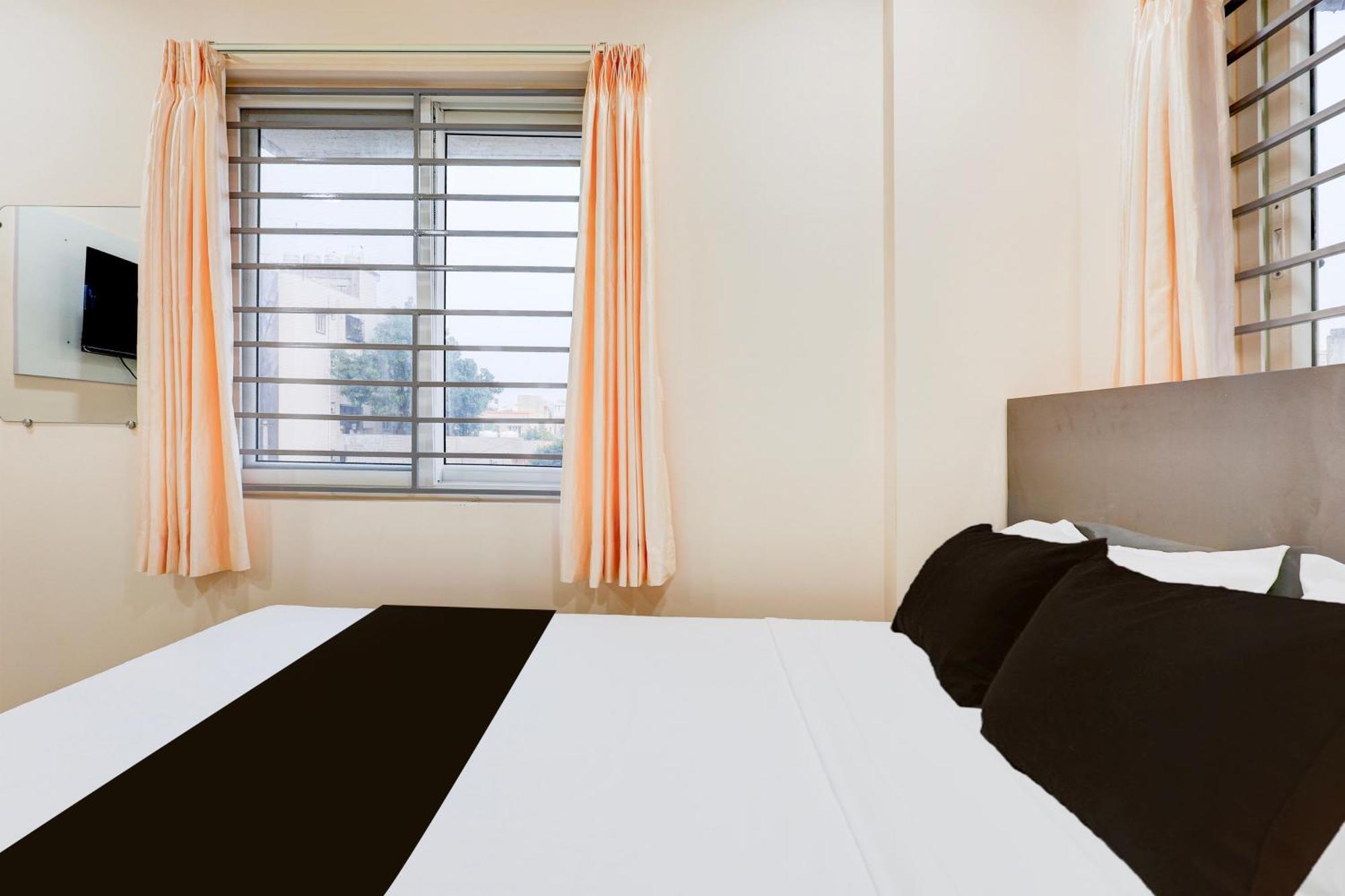 Super Townhouse Mvp Sector With Kailasagiri Hill View Pedda Waltair ภายนอก รูปภาพ